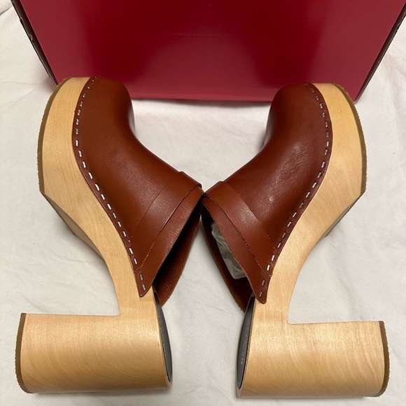 Swedish Hasbeens Clogs, Size 40 , Color Cognac - Picture 8 of 9